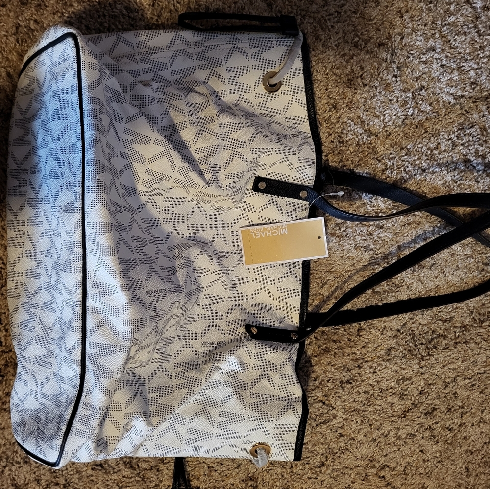 Mk purse
